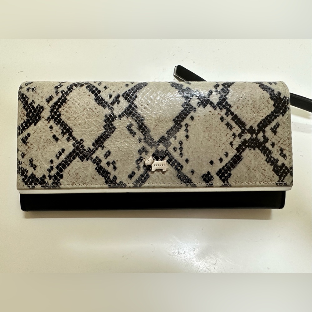 Authentic Radley London Wallet